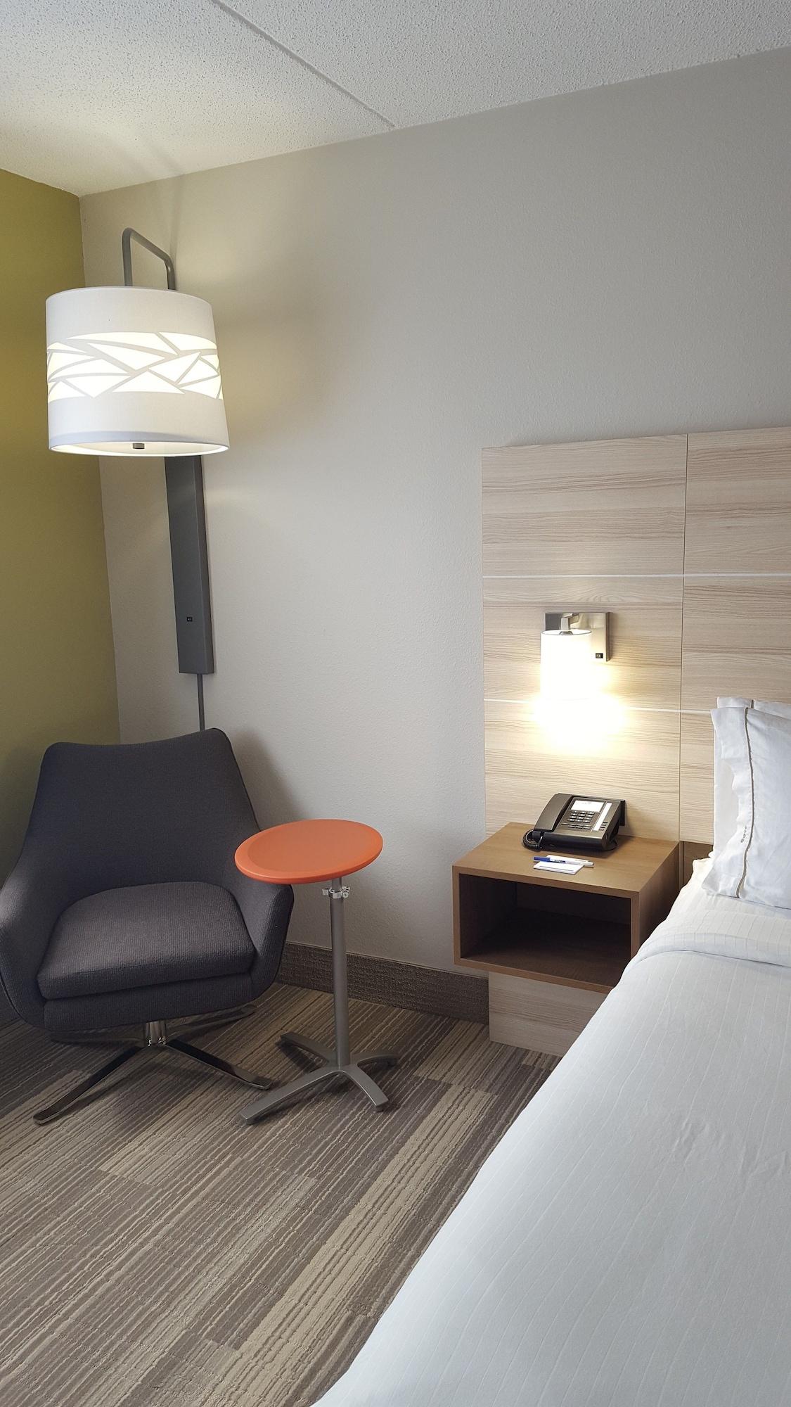 Holiday Inn Express Louisville Northeast, An Ihg Hotel Экстерьер фото