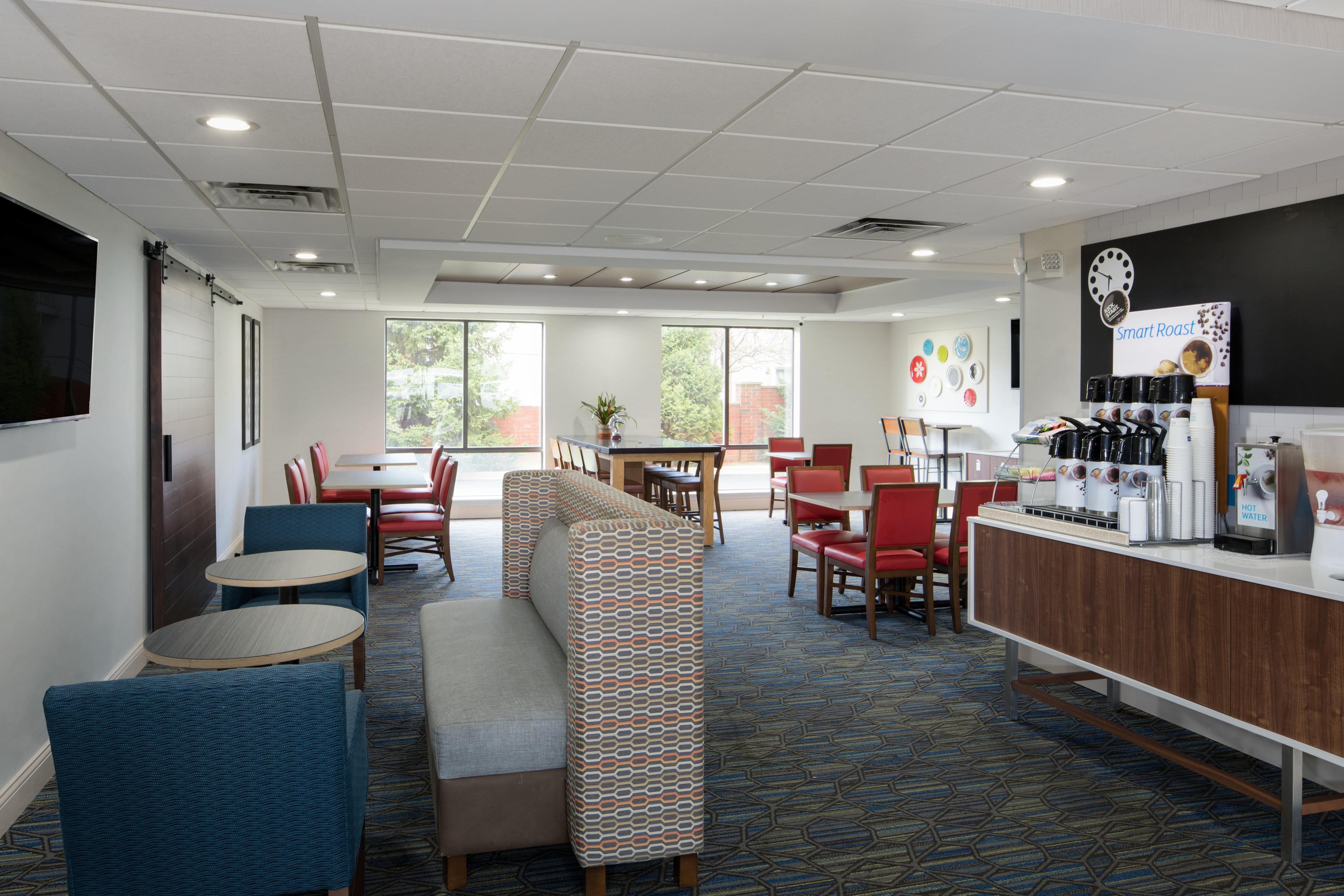 Holiday Inn Express Louisville Northeast, An Ihg Hotel Экстерьер фото