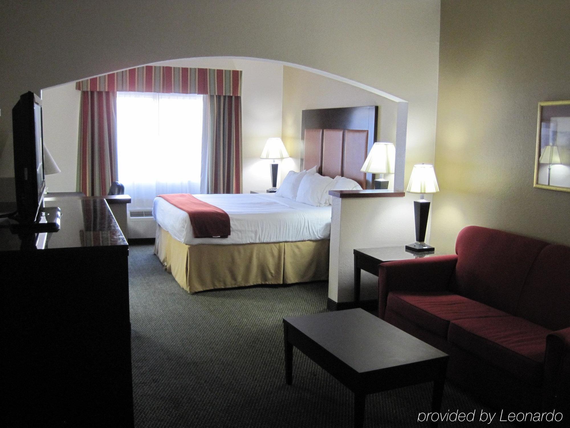 Holiday Inn Express Louisville Northeast, An Ihg Hotel Экстерьер фото