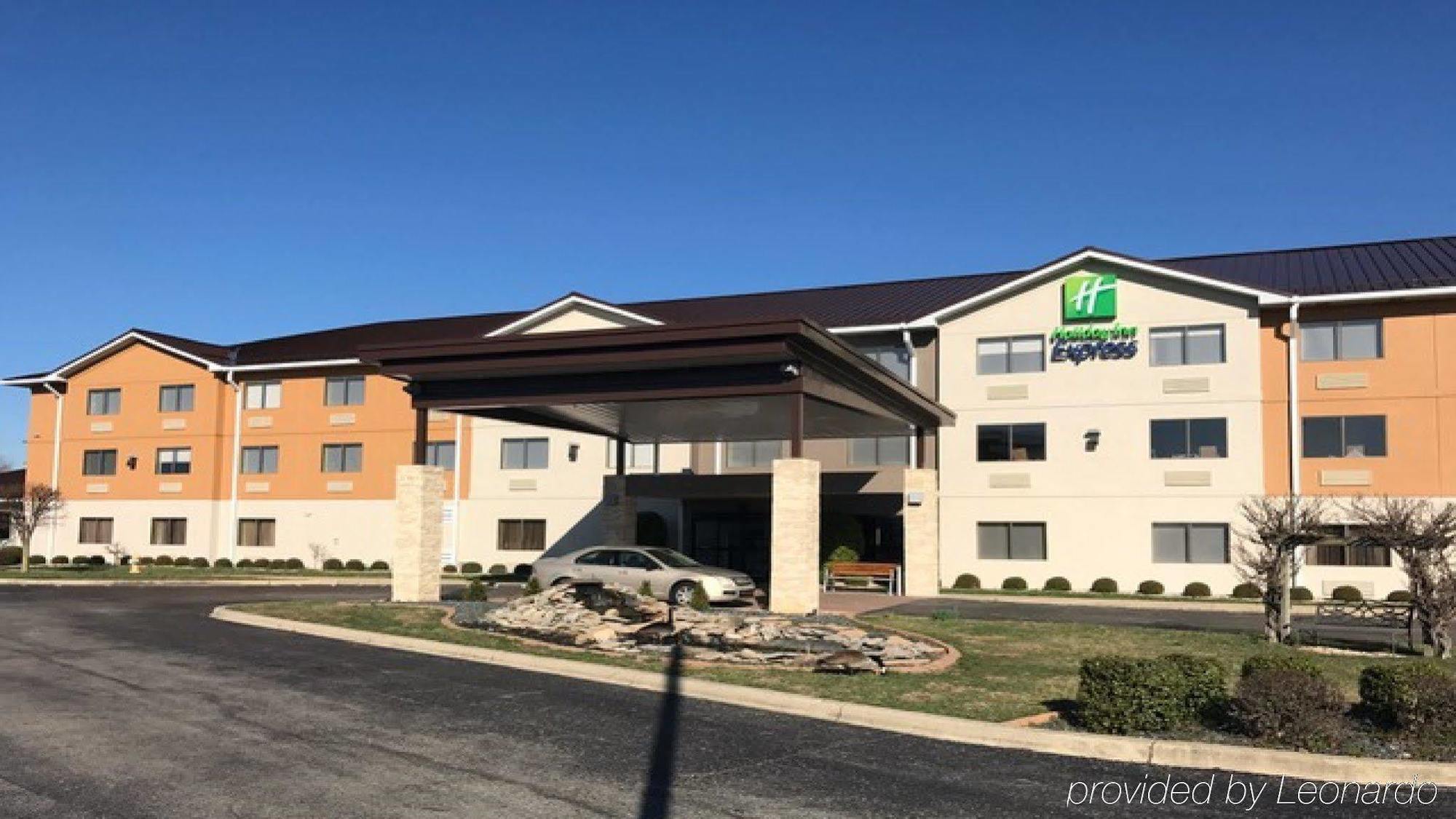 Holiday Inn Express Louisville Northeast, An Ihg Hotel Экстерьер фото