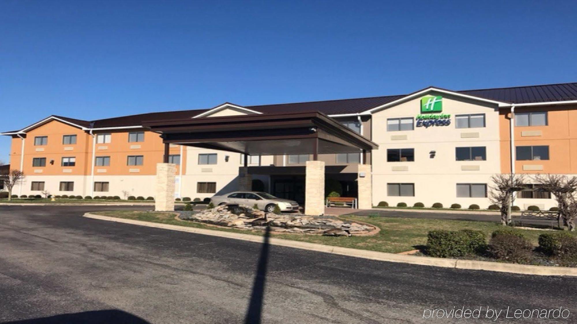 Holiday Inn Express Louisville Northeast, An Ihg Hotel Экстерьер фото